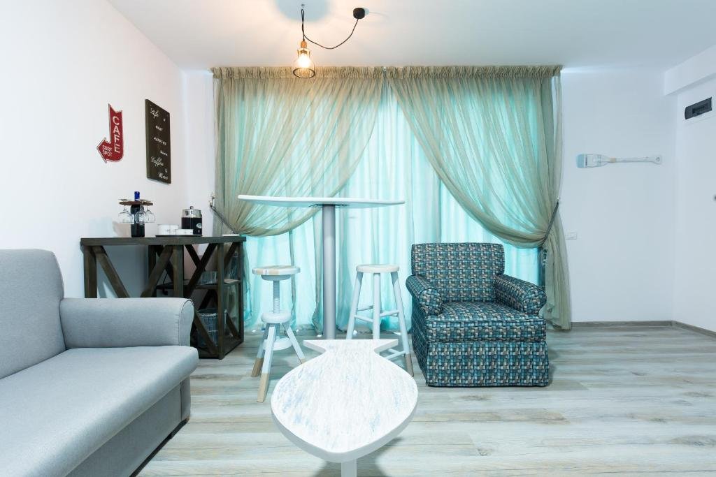 The Shore House CM 3