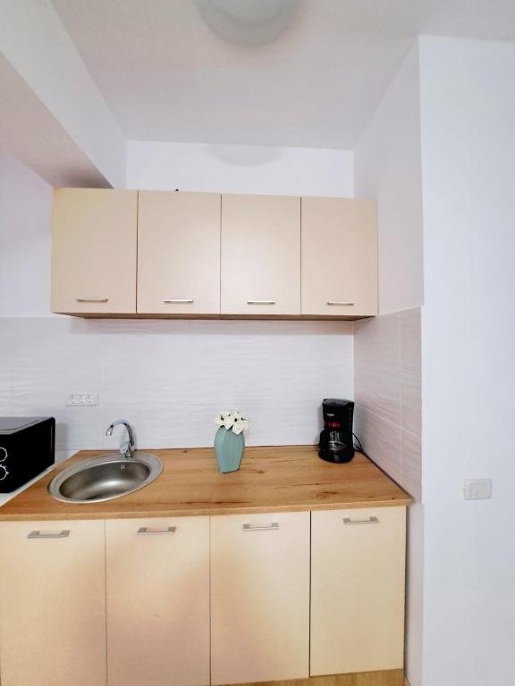 JOLIE Studios and Apartments CM 6
