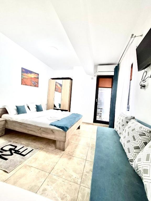 JOLIE Studios and Apartments CM 10
