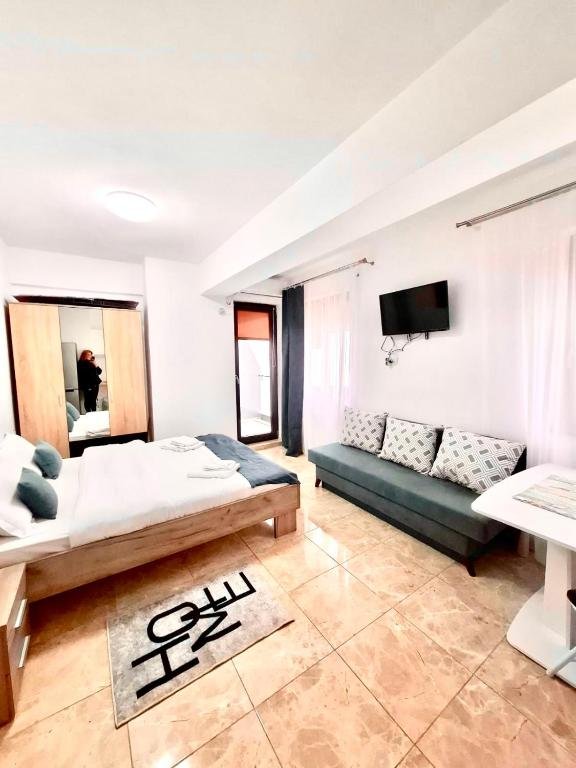 JOLIE Studios and Apartments CM 11