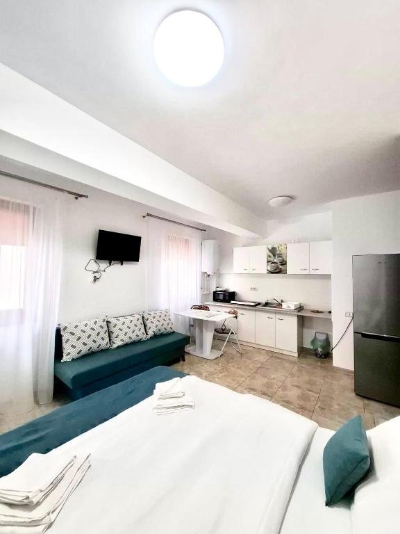 JOLIE Studios and Apartments CM 12