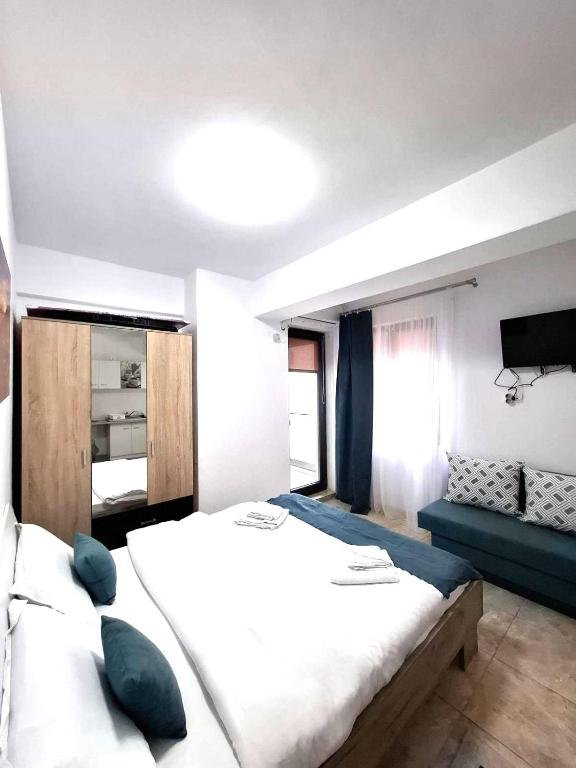 JOLIE Studios and Apartments CM 14