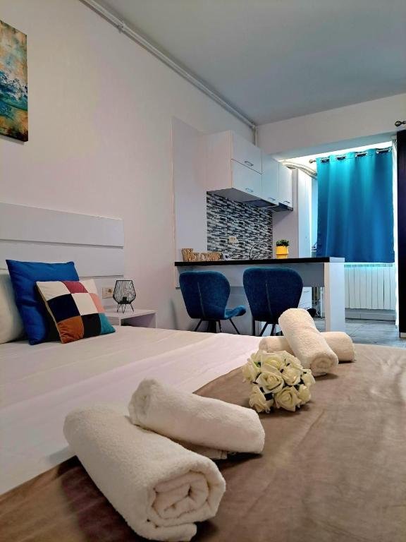 JOLIE Studios and Apartments CM 28