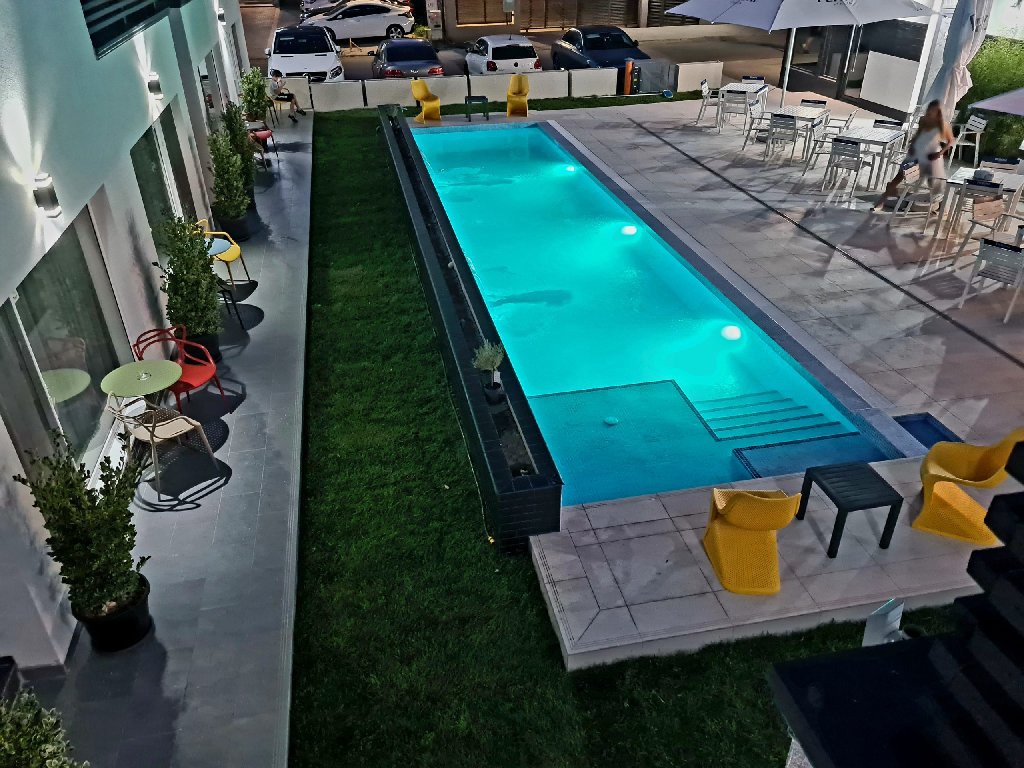 Bunga Bunga Resort CM 2