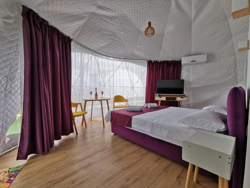 GLAMPING BY THE SEA CM 4