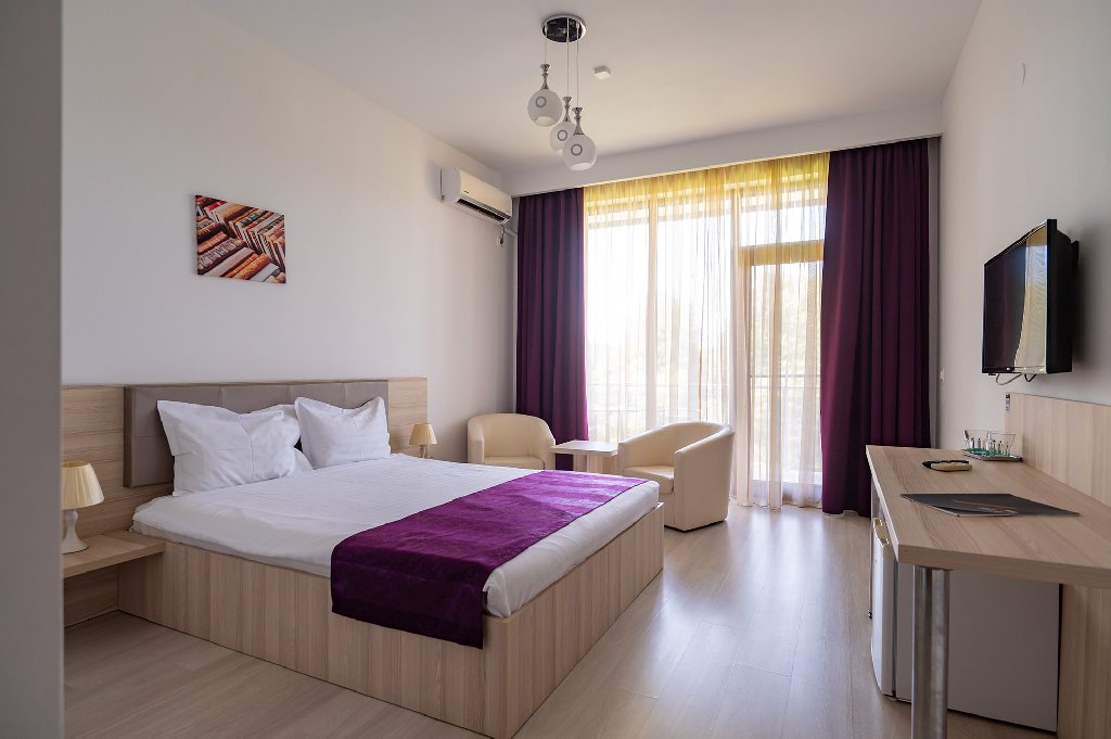 Q Hotel 5