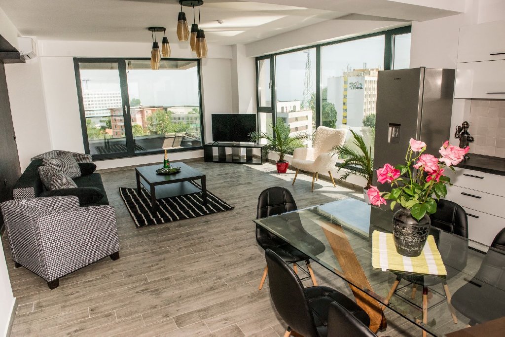 Diamond View Apartments CM 11