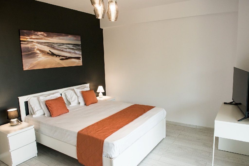 Diamond View Apartments CM 17