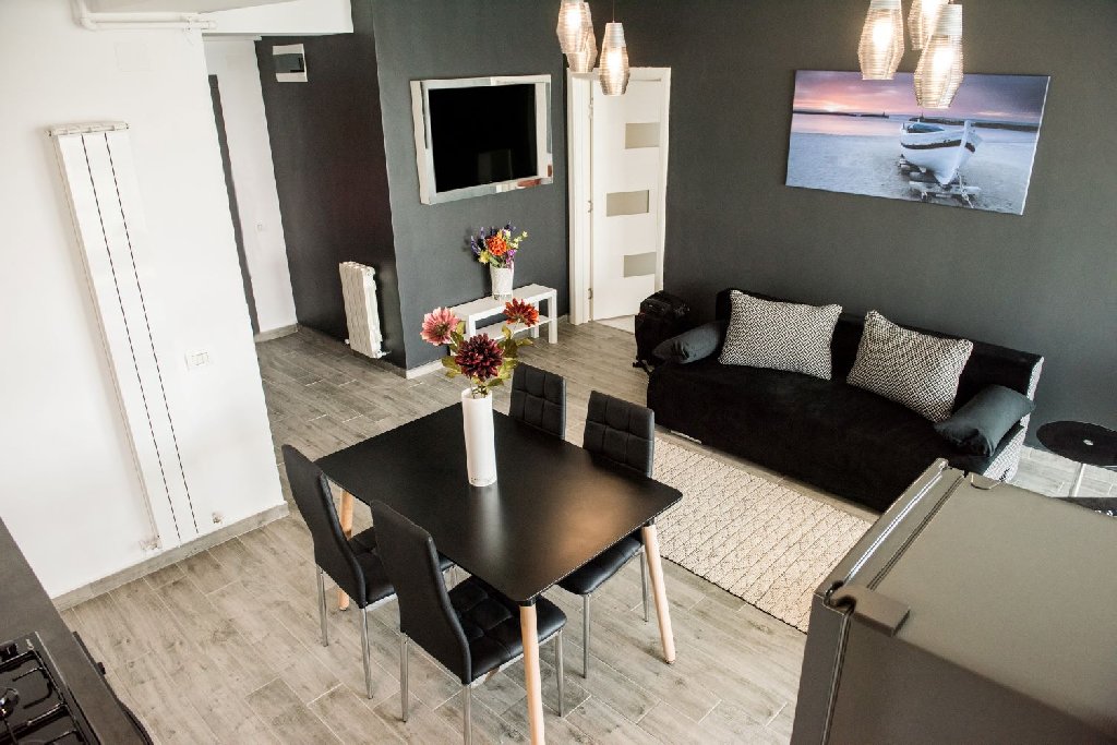 Diamond View Apartments CM 23