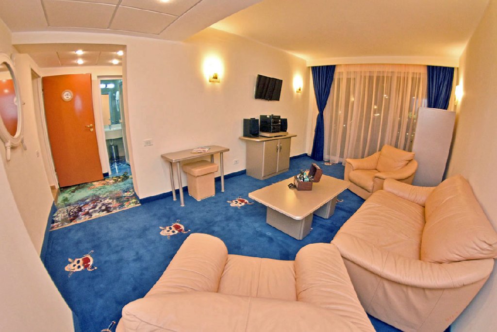 PIRATES RESORT CM 15