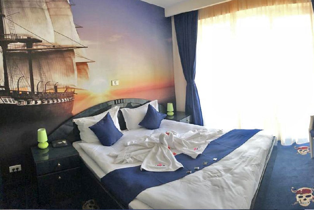 PIRATES RESORT CM 16