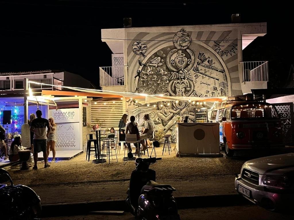 The Moon Villas CM 18