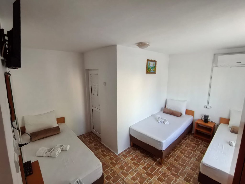 Sea Breeze Hostel CM 11