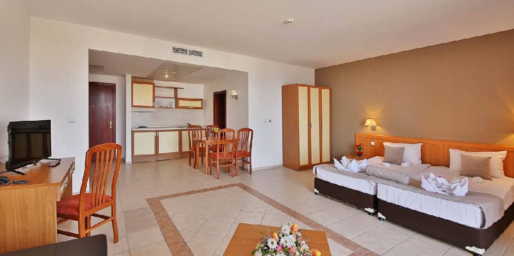 PRESTIGE HOTEL AND AQUA PARK 8