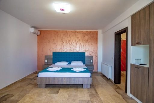 Camere de Inchiriat Blue Border CM 8