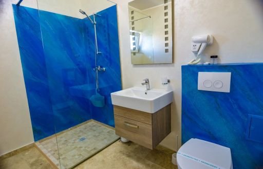 Camere de Inchiriat Blue Border CM 11