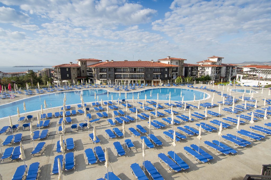 NEVIS RESORT 5