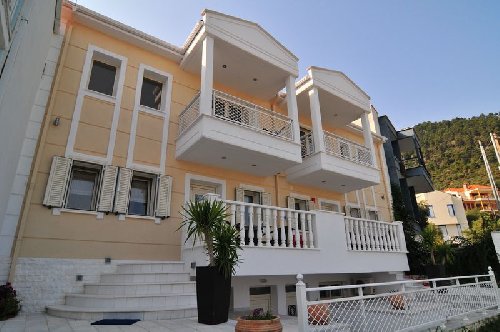 ATHINA STUDIOS GOLDEN BEACH 1