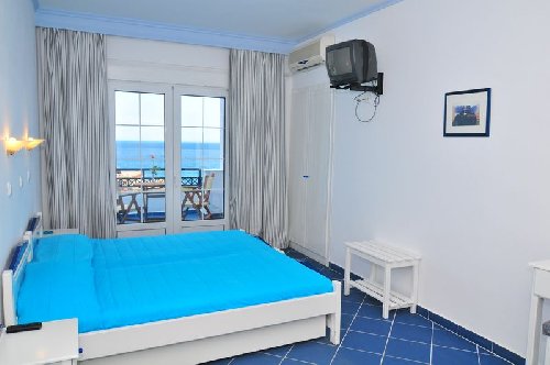 ATHINA STUDIOS GOLDEN BEACH 4