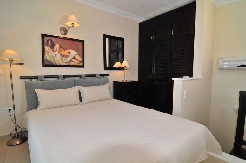 ATHINA STUDIOS GOLDEN BEACH 9