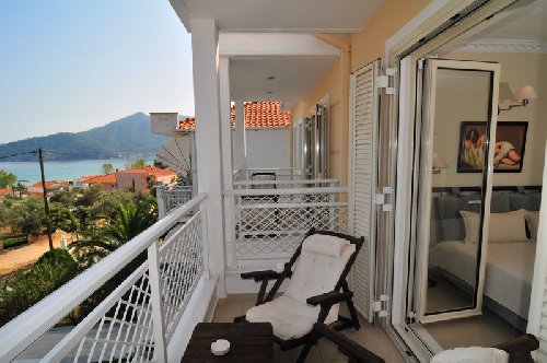 ATHINA STUDIOS GOLDEN BEACH 12