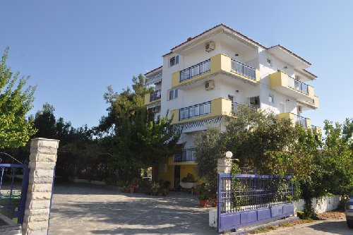 DUKAS STUDIOS POTOS 1