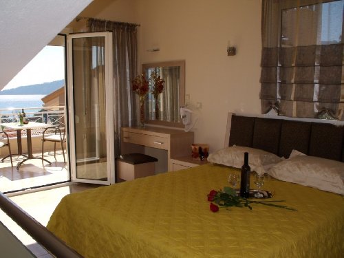 FINIKAS MESONETTE GOLDEN BEACH 10