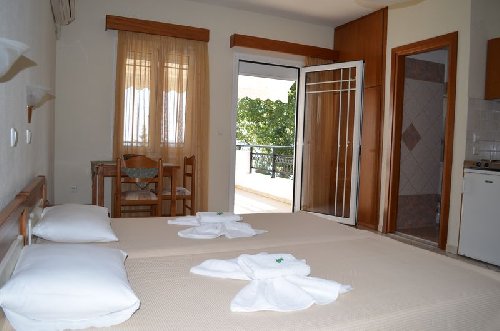 FOTINI BEACH STUDIOS GOLDEN BEACH 3