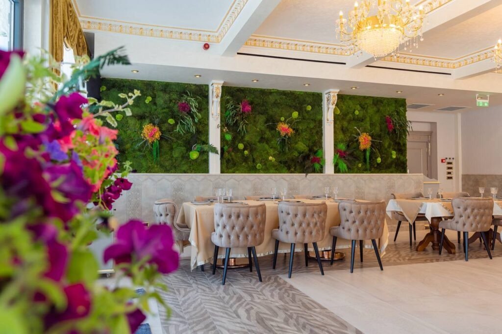 W REGAL BOUTIQUE HOTEL AND SPA CM 4