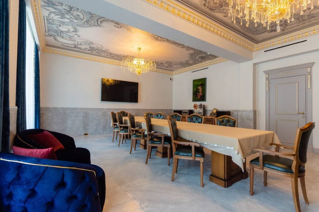 W REGAL BOUTIQUE HOTEL AND SPA CM 6