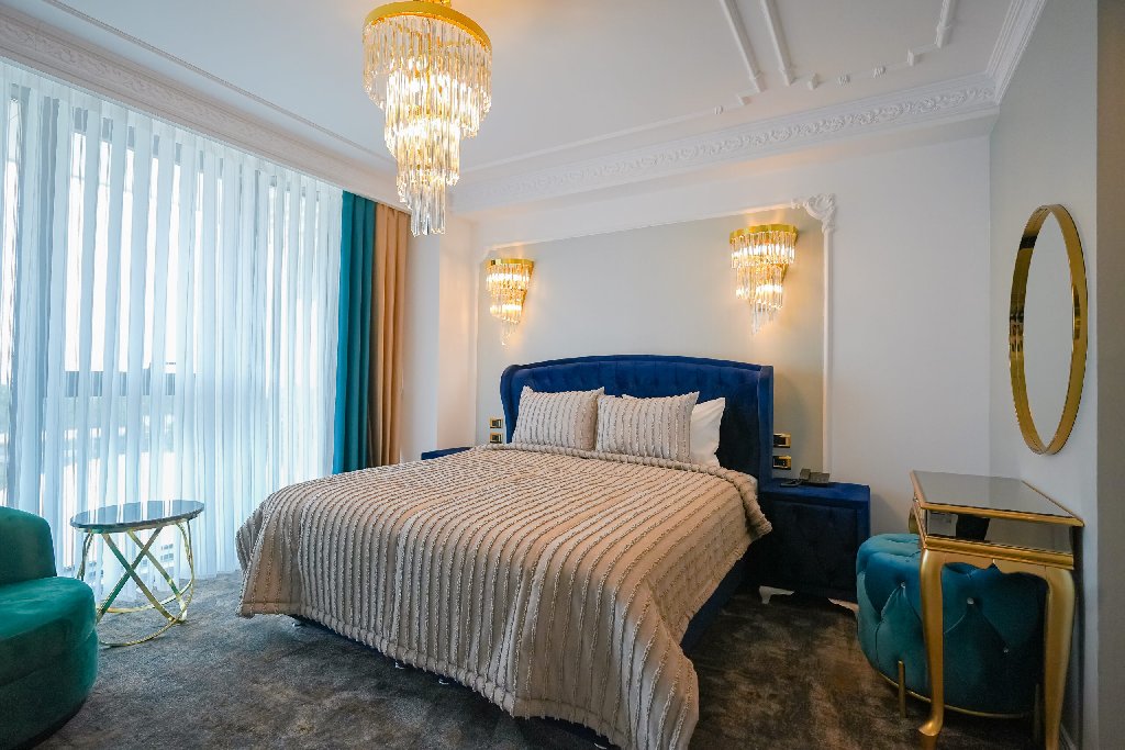 W REGAL BOUTIQUE HOTEL AND SPA CM 9