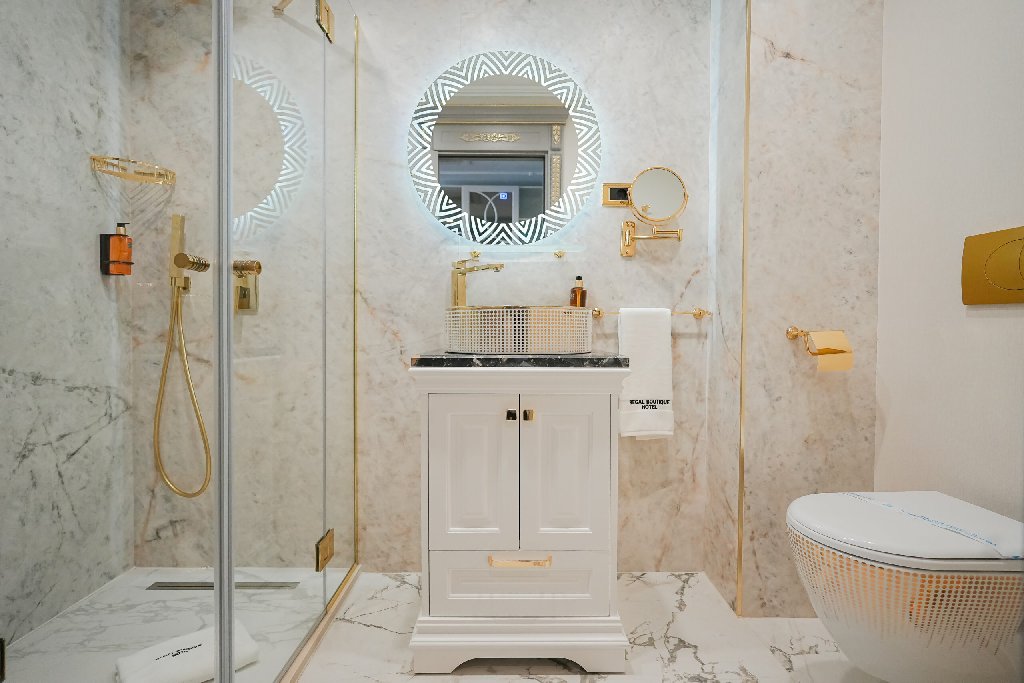 W REGAL BOUTIQUE HOTEL AND SPA CM 10