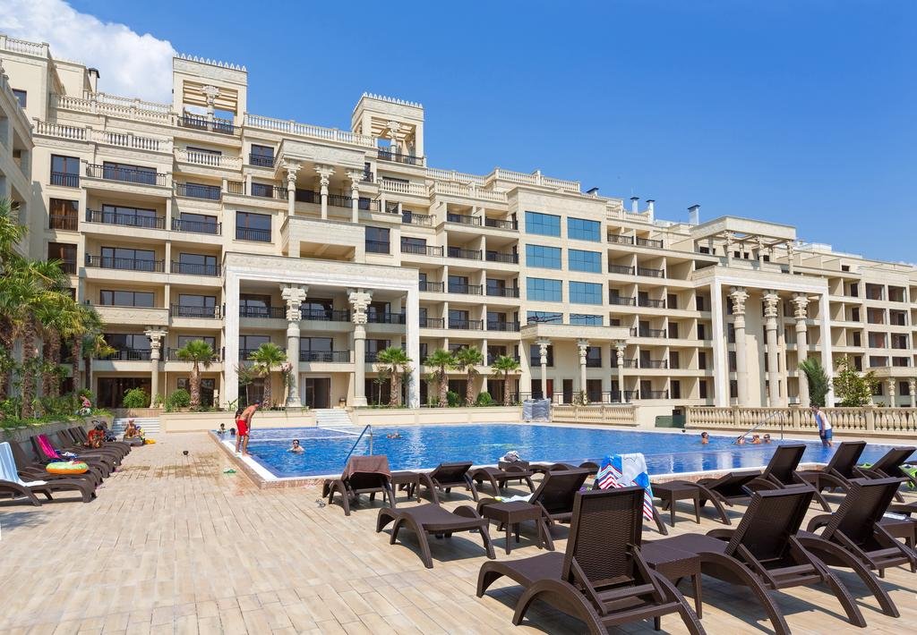 ARGISHT PARTEZ APARTMENT COMPLEX 10