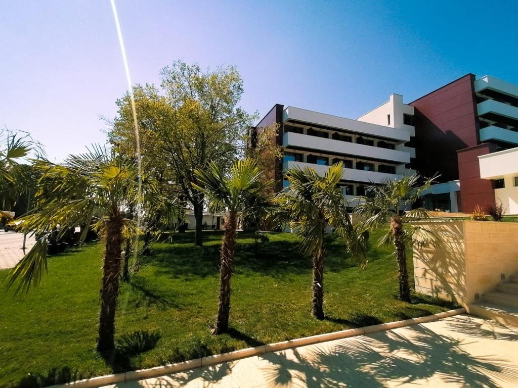 GRAND HOTEL CARAIMAN 4