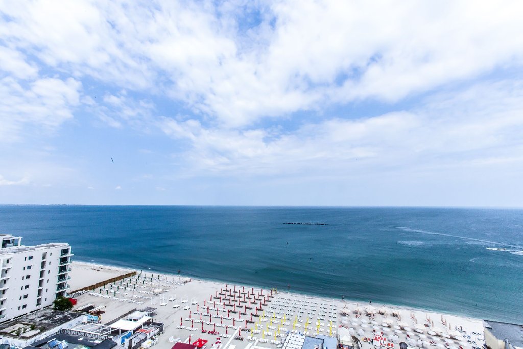 RIVIERA 18