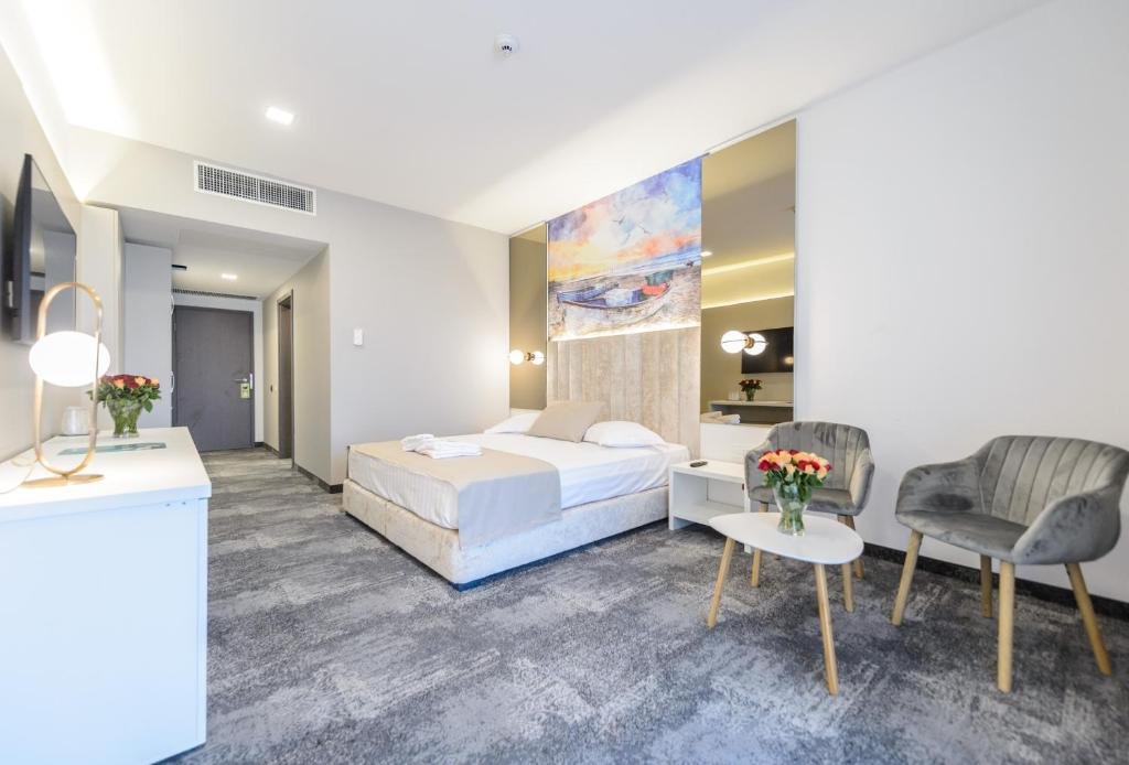 MIRAGE BEACH SPA 13