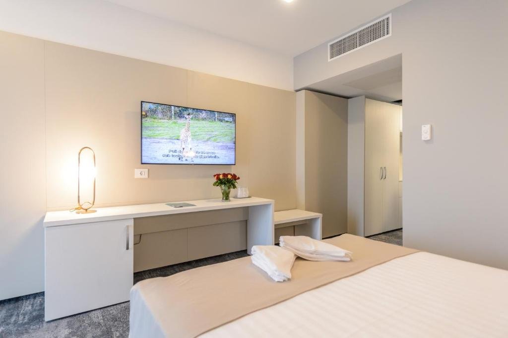 MIRAGE BEACH SPA 20