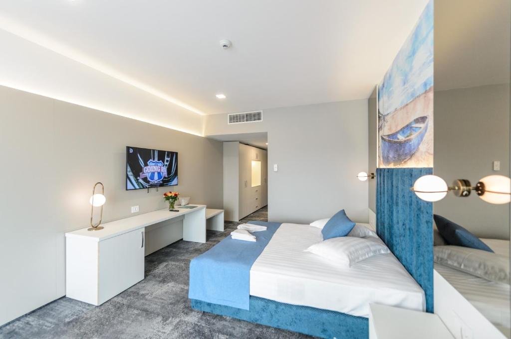 MIRAGE BEACH SPA 22