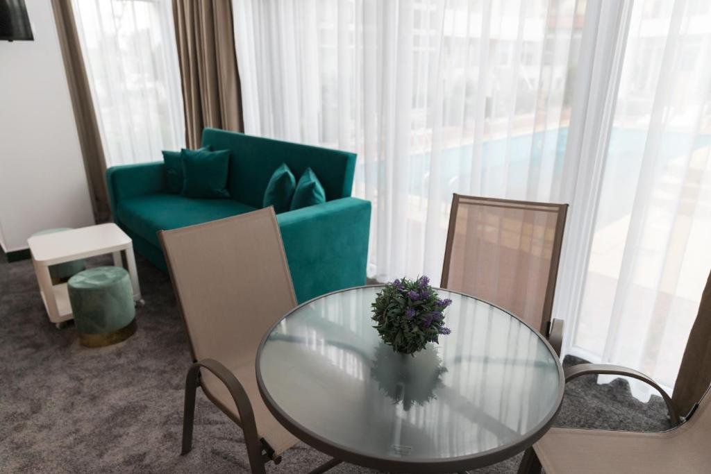 AVENUE PALM CM 17