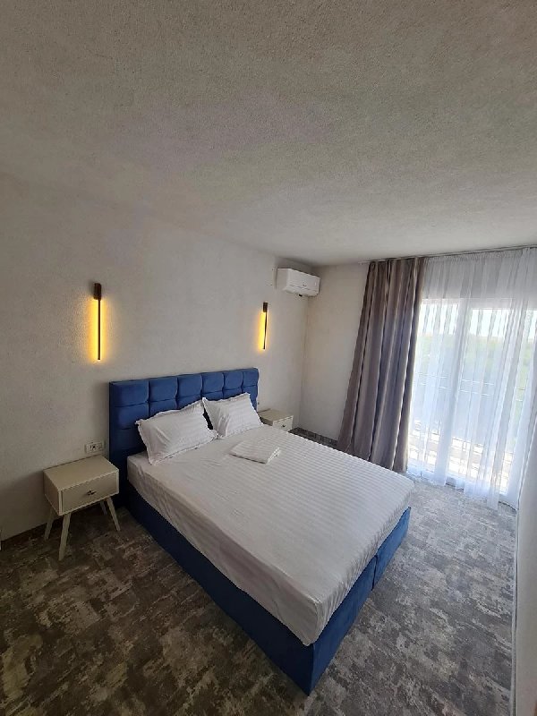 MOJO RESORT CM 4